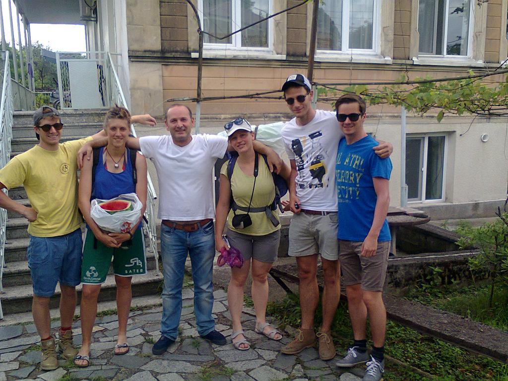 Giorgi'S Homestay Kutaisi Zewnętrze zdjęcie